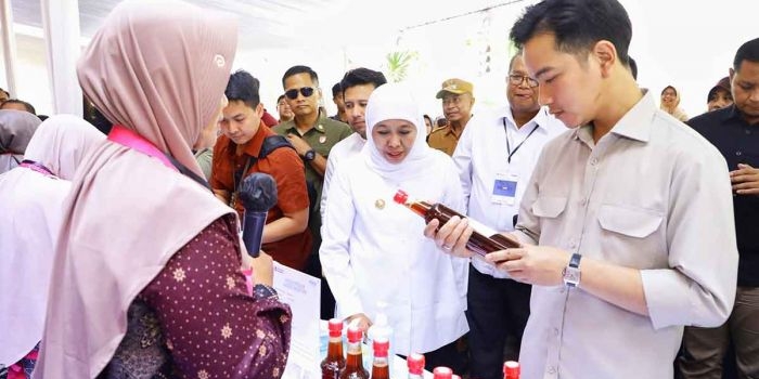 wapres-gibran-apresiasi-nasabah-mekaar-gubernur-khofifah-24-juta-irt-jatim-naik-kelas-lewat-umkm