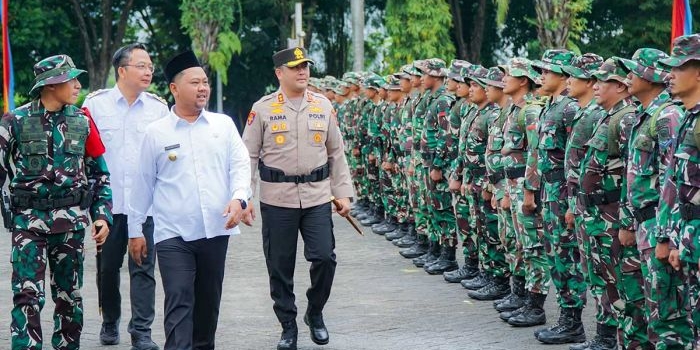 bupati-gresik-buka-tmmd-ke-128-di-desa-slempit