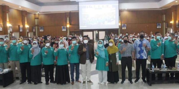 Seminar ilmiah kesehatan di Gedung Bung Tomo Pemkab Jombang.