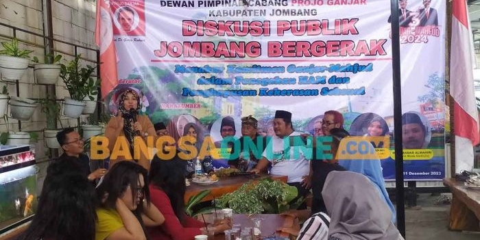 Diskusi publik tentang kekerasan seksual pada perempuan di Kantor DPC Projo Ganjar Jombang. Foto: AAN AMRULLoH/BANGSAONLINE