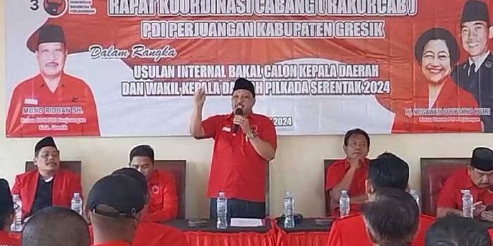 soal-beredar-spanduk-dirinya-dan-alif-mujid-ada-yang-sengaja-mengadu-domba-kader-pdip-gresik