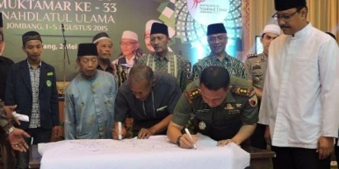 Penandatangan deklarasi penolakan khawarij baru di Malang. (Iwan Irawan/BANGSAONLINE)