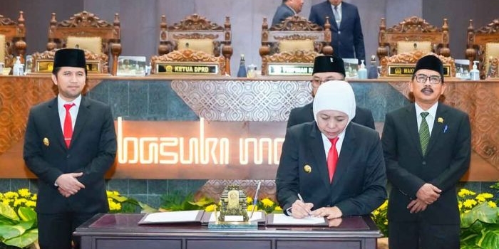 raperda-rpjmd-jatim-2025-2029-disahkan-khofifah-optimis-wujudkan-jatim-maju-dan-berkelanjutan