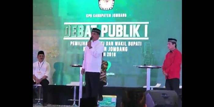 Gus Syaf saat memaparkan jawaban dalam debat publik Pilbup Jombang 2018.