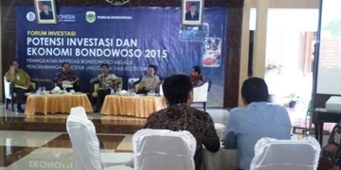 Bupati Bondowoso Amin Said Husni saat mempresentasikan sumber daya alam Bondowoso di hadapan investor. Foto: sugiyanto/BANGSAONLINE