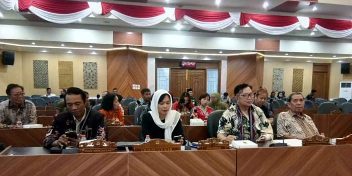 dprd-tuban-gelar-hearing-konflik-klenteng-kwan-sing-bio-umat-harap-bisa-ibadah-dengan-tenang