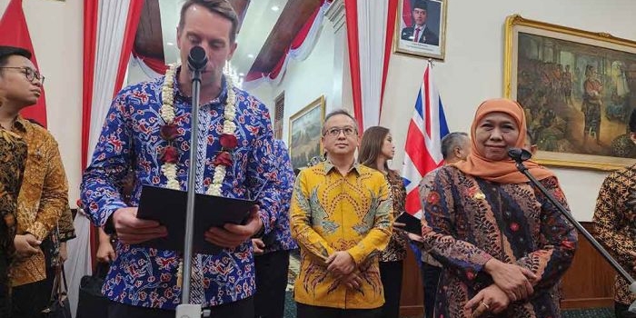 gubernur-jatim-apresiasi-dukungan-pemerintah-inggris-perkuat-transformasi-transportasi-publik