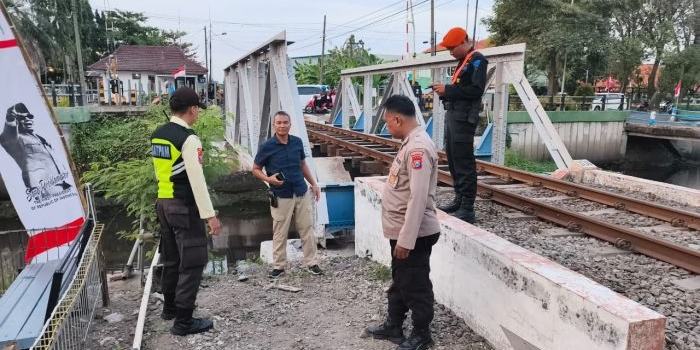 lansia-tertemper-ka-wijaya-kusuma-di-pagerwojo-sidoarjo-meninggal-usai-dilarikan-ke-rs