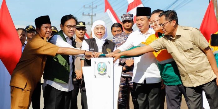 gubernur-jatim-luncurkan-pembangunan-jalan-strategis-rambipuji-puger-75-km-senilai-rp24-m
