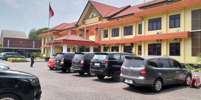 klarifikasi-pelat-dinas-kapolres-pasuruan-publik-soroti-teladan-hukum