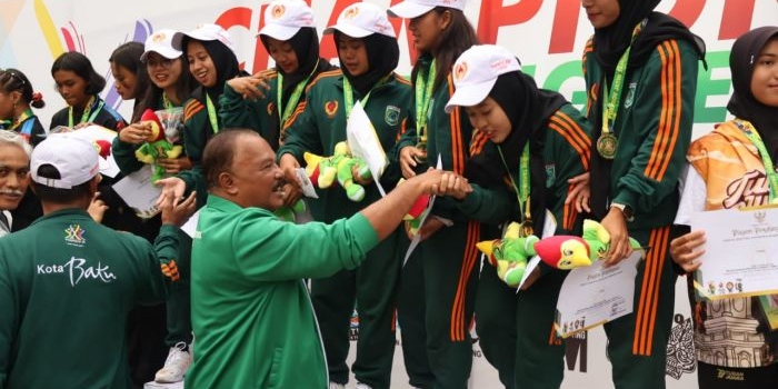 tim-arung-jeram-putri-kota-batu-raih-medali-emas-pertama-di-porprov-ix-jatim