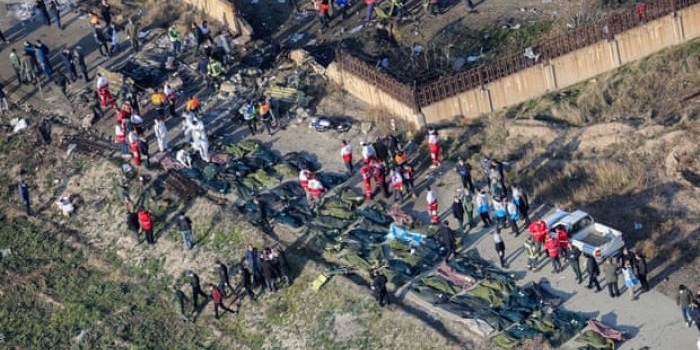 pesawat diarahkan ke lapangan sebelum meledak. foto: theguardian