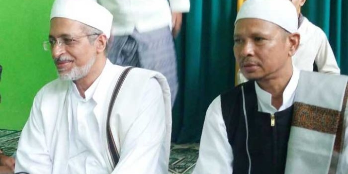 Habib Abdul Qadir Bin Zen Al-Jufri (kiri) bersama Habib Abdullah Baharun, Yaman. foto: dok. pribadi