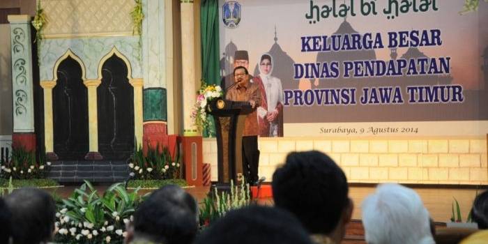 Pakde Karwo Sampaikan Sambutannya Pada Acara Halal bi Halal Keluarga Besar DIPENDA Prov Jatim.JPG