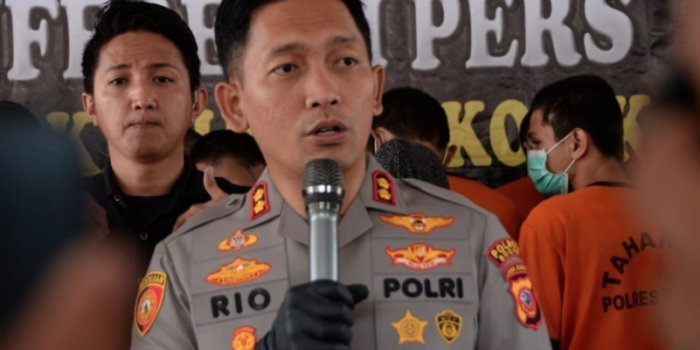 Kapolres Bogor AKBP Rio Wahyu Anggoro  saat memberikan keterangan pers (dok.PMJ)