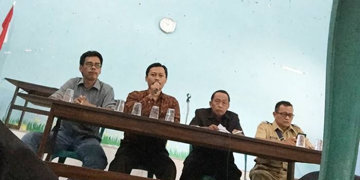Perwakilan paguyuban kepala desa saat membeberkan keterangan hasil konsultasi ke Universitas Brawijaya.