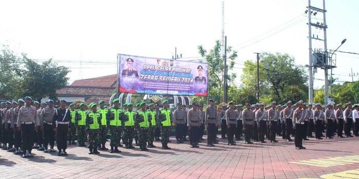 Apel gelar pasukan operasi zebra semeru 2024 di Lapangan Satya Haprabu polres Ngawi, pada Senin (14/10/2024).