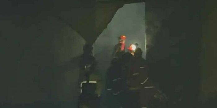 gudang-pabrik-rokok-di-kota-malang-terbakar-hebat