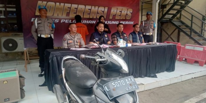 penjual-warung-madura-kedinding-lor-nekat-bacok-korban-karena-tak-bayar-bensin-dan-dipukul
