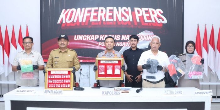 ​satresnarkoba-polres-ngawi-bekuk-pengedar-sabu-bb-223-gram-disita