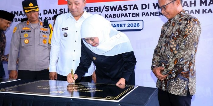 gubernur-khofifah-luncurkan-program-mama-mau-naik-kelas-untuk-dongkrak-mutu-pendidikan-madura