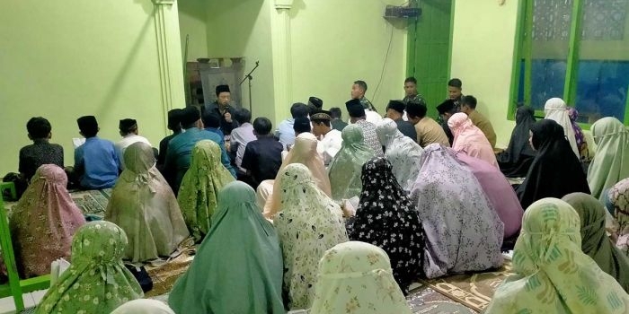 Peringatan Nuzulul Quran yang dilakukan Satgas TMMD Kediri dan Siswa SDN Gadungan 4.