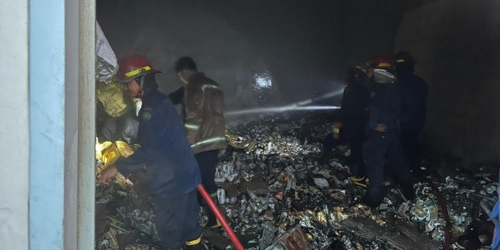 gudang-makanan-di-kawasan-sirie-sidoarjo-terbakar-saat-dini-hari-5-mobil-damkar-dikerahkan