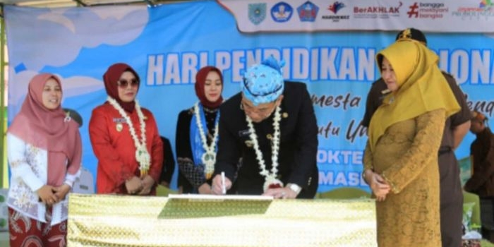disdikbud-gelar-peringatan-hardiknas-wali-kota-probolinggo-guru-adalah-agen-peradaban
