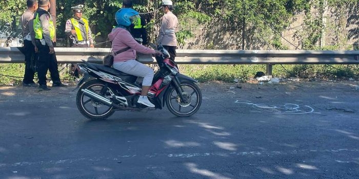 Lokasi kejadian kecelakaan yang terjadi di tikungan Jalan Raya Lingkar Timur, Desa Klurak, Candi, Sidoarjo, Kamis (10/10/2024).