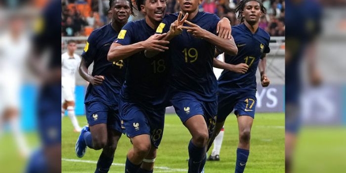 Penyerang Prancis U-17, Tincres sumbang dua gol kemenangan 3-0 atas Amerika Serikat di grup E. 