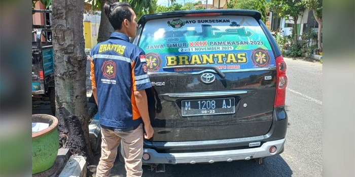 Relawan Brantas menunjukkan armada transportasi gratis yang akan disediakan bagi kafilah MTQ ke XXIX Jatim.