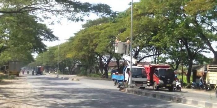 Proyek PJU di bundaran Gempol - Apollo yang dipasang tahun 2016 silam.
