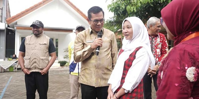 hadiri-in-action-program-four-g-di-sdn-sumbergondo-02-wali-kota-batu-berharap-ada-di-semua-sekolah
