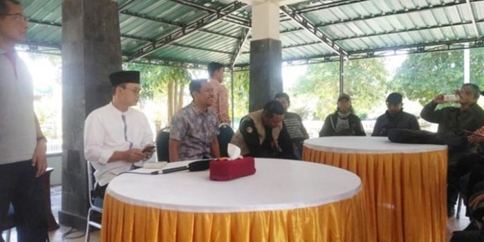 Bupati Kanang saat menerima curhatan para jurnalis Ngawi terkait kekerasan yang dialami rekan seprofesi di Makassar.