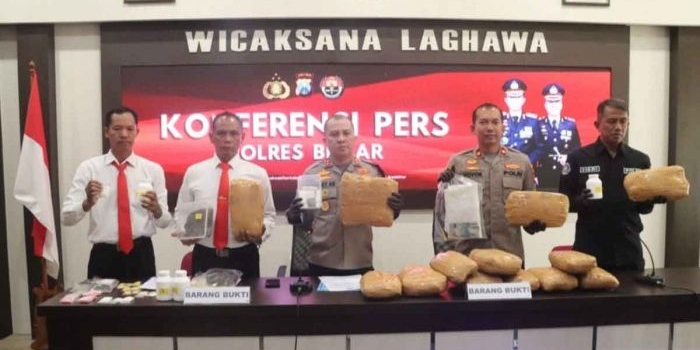 kasatresnarkoba-polres-blitar-kota-positif-narkoba-usai-ungkap-peredaran-ganja-13-kg