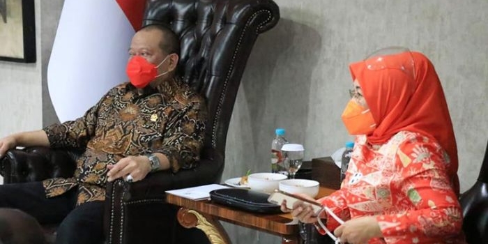 Ketua DPD RI AA LaNyalla Mahmud Mattalitti saat menerima kunjungan biro travel haji dan umroh yang tergabung dalam Forum Silaturahim Asosiasi Travel Haji dan Umroh (Forum Sathu).