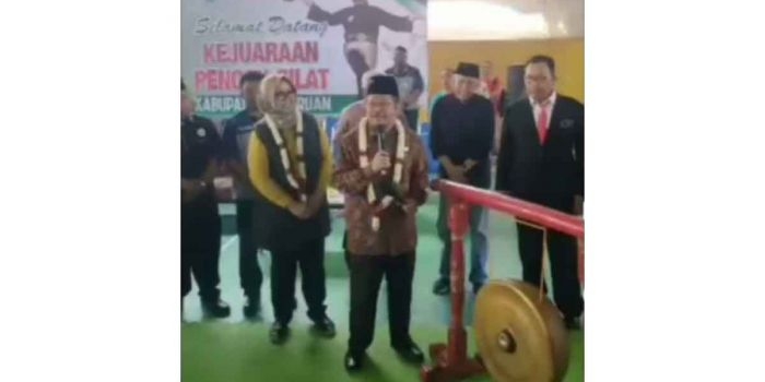 Pj Bupati Pasuruan, Andriyanto, saat memberi sambutan.