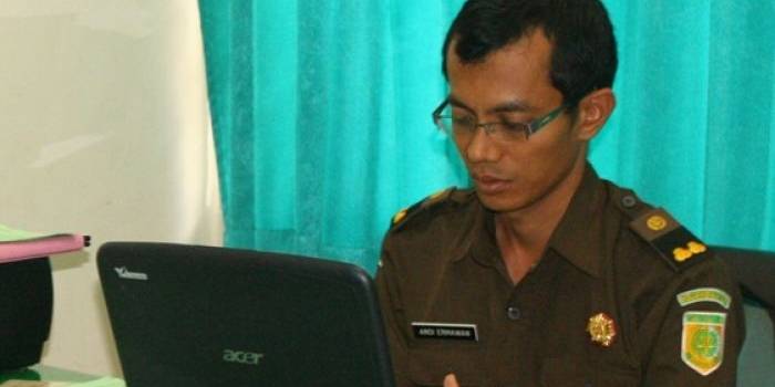 Andi SH, satu penyidik Tipikor di Seksi Intelijen Kejari Bangil, ketika dikonfirmasi bangsaonline.com dengan gamblang mengatakan, Kejari Bangil. foto:bambang-sulistiawan/BANGSAONLINE