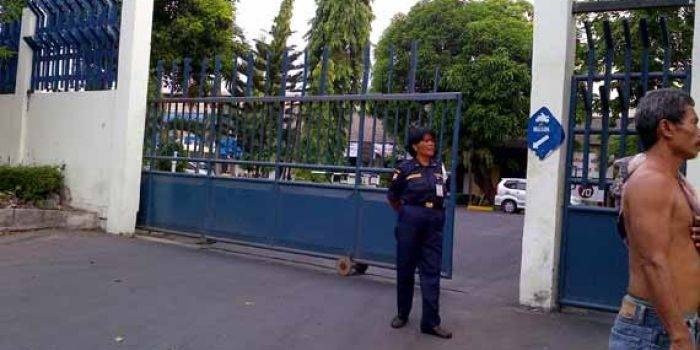 Kantor PT Ultra Prima Abadi di Jalan Raya Panjang Jiwo Surabaya. foto: rusmiyanto/BANGSAONLINE.com