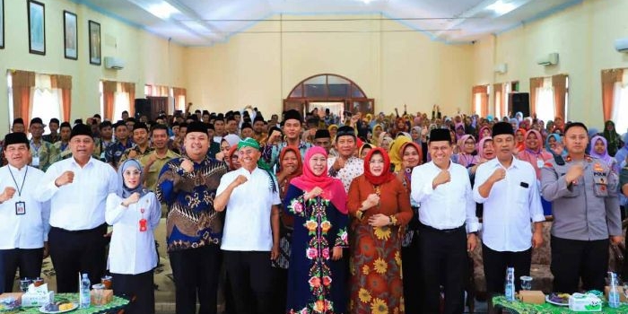 Gubernur Khofifah ketika menghadiri Pesantren Sabilil Muttaqien Summit 2023 di Magetan.