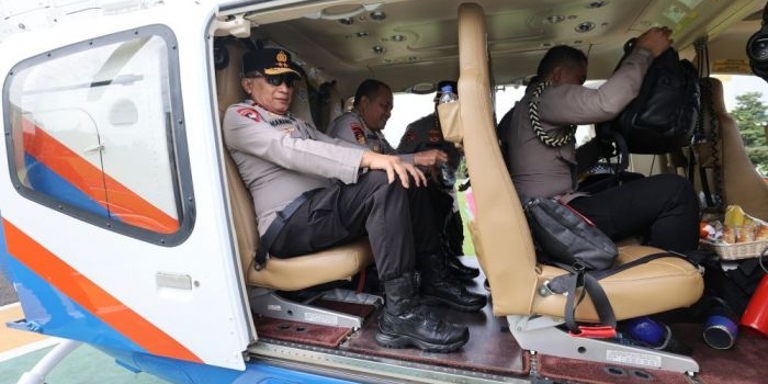 kapolda-jatim-pantau-arus-balik-dalam-operasi-ketupat-semeru-2026-lewat-patroli-udara