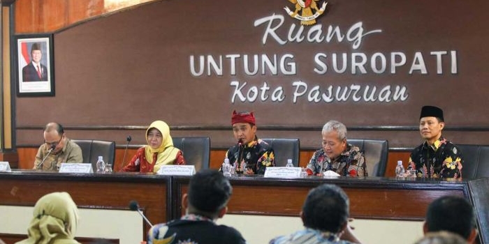 Wali Kota Pasuruan saat pemaparan.