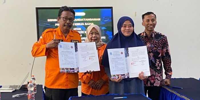 Penandatanganan kerja sama Poltera dan FRPB Pamekasan