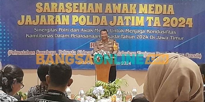 Sarasehan bertajuk Pilkada 2024 yang digelar Humas Polda Jatim. Foto: MUSTAIN/BANGSAONLINE