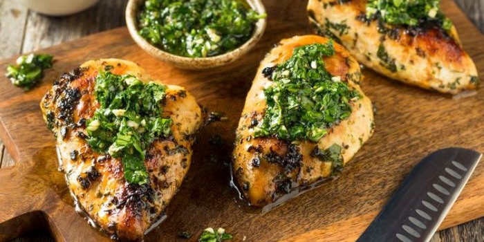 Resep Ayam Saus Chimichurri Lezat dan Gurih. Foto: Ist