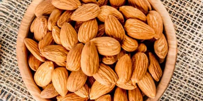 Ilustrasi Kacang Almond. 