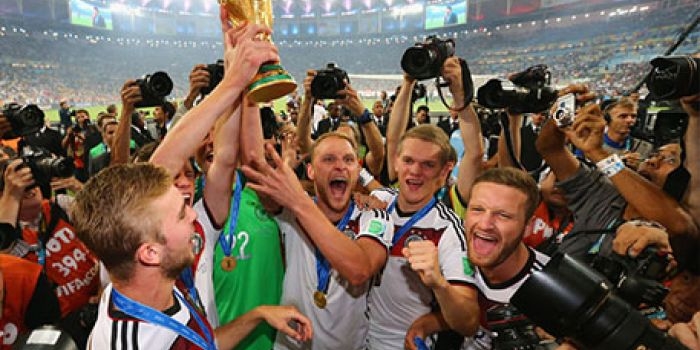 Timnas Jerman merebut gelar juara Piala Dunia di tahun 2014 untuk keempat kalinya. 