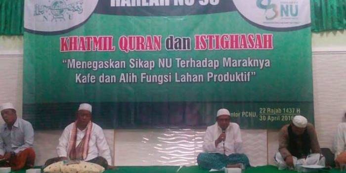 Para kiai saat menghadiri harlah NU ke – 93 di kantor PC NU Sumenep. foto: rahmatullah/ BANGSAONLINE