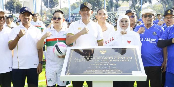 gubernur-khofifah-resmikan-mini-soccer-al-akbar-sport-center-bagian-dari-penguatan-fungsi-masjid