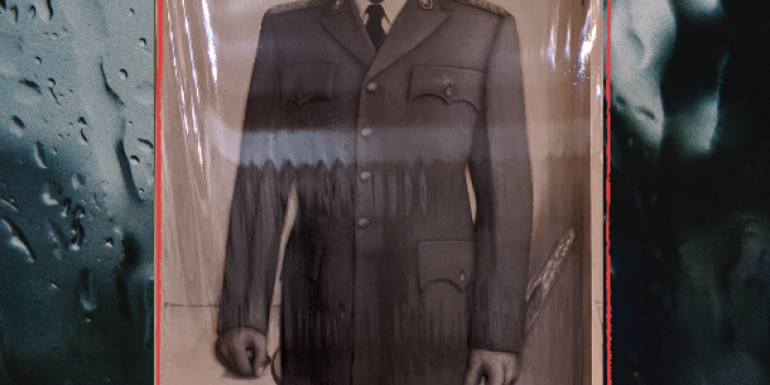 Bung Karno memegang tongkat